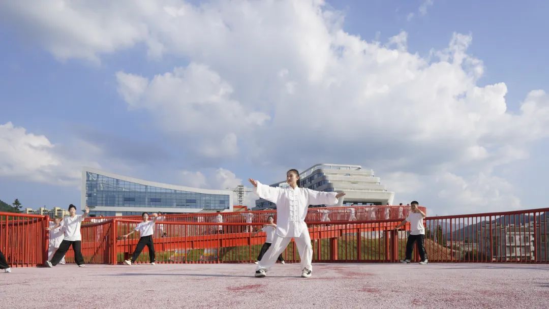 遠恒佳夏令營即將開營,特邀太極世界冠軍冉千鑫見面交流 遠恒佳夏令營即將開營,特邀太極世界冠軍冉千鑫見面交流